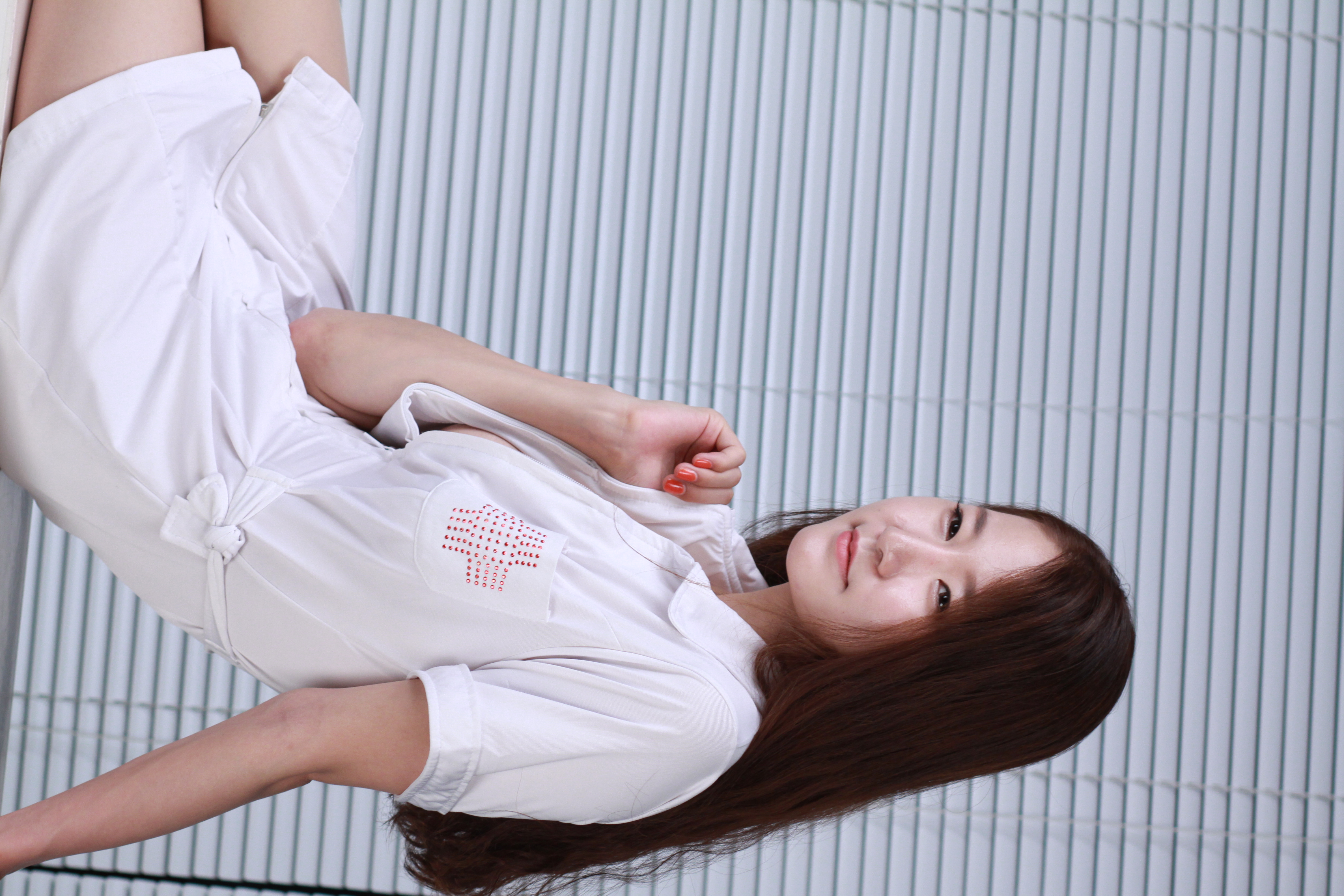 미분류 / 수정 901장(연 ST)(가슴 조금 노출)